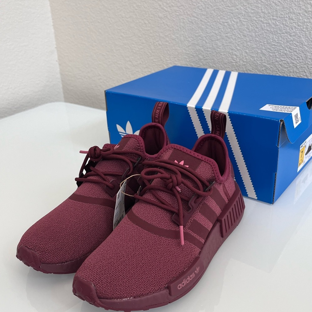 New Women’s Adidas NMD_R1 Originals Shadow Red Pink Strata Sz 7 (7.5-8)